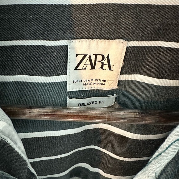 Men’s buttoned down shirt - Picture 3 of 3